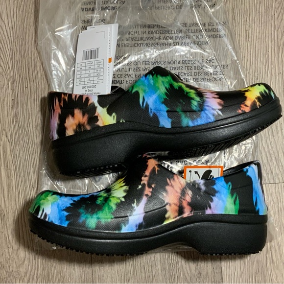 New Crocs Neria Pro II Graphic Clog Women's US Size 6, 7 205385-001 (3277) - Picture 7 of 9